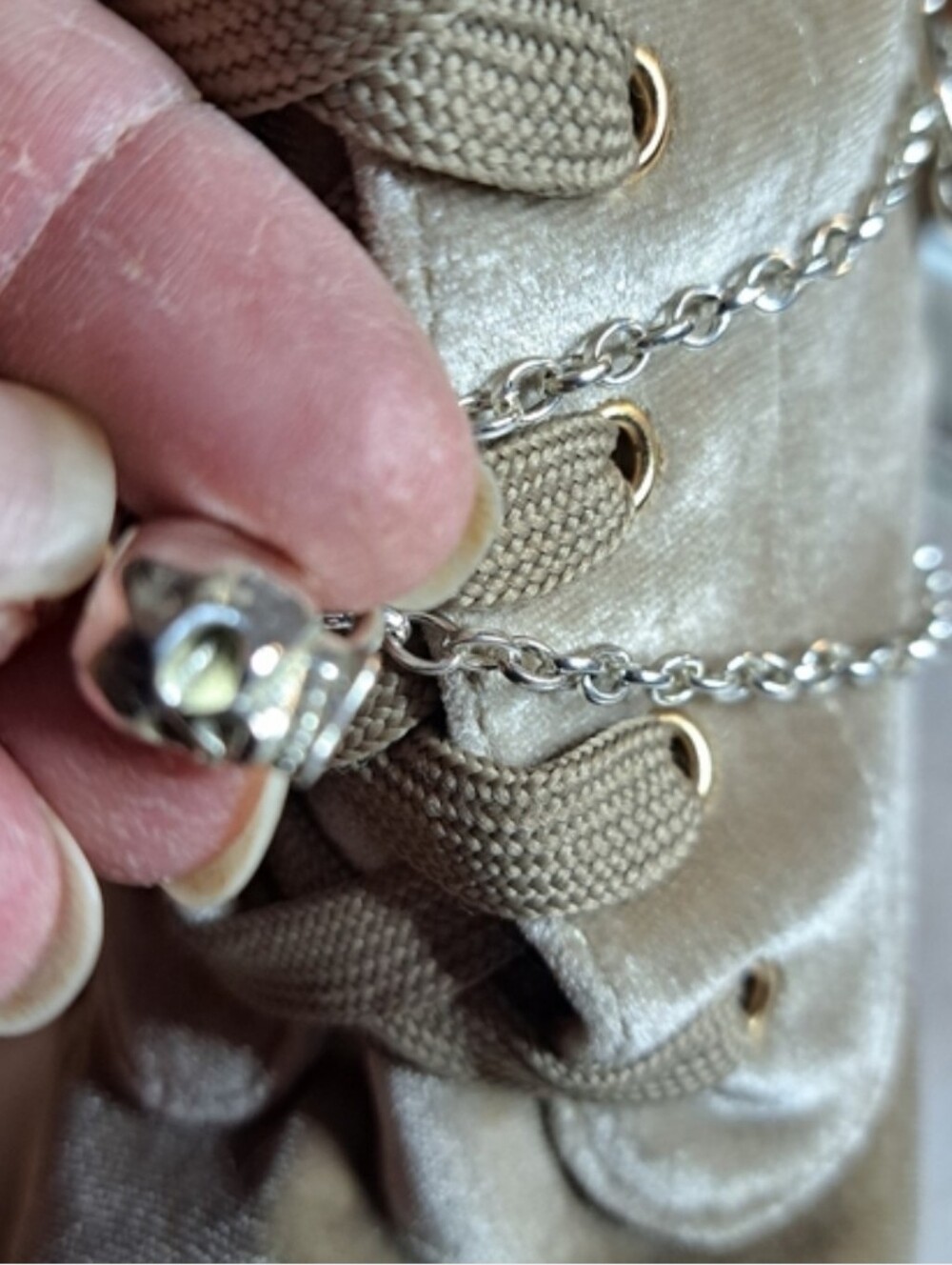 Skull Boot/Shoe Chain - Picture 2 of 7